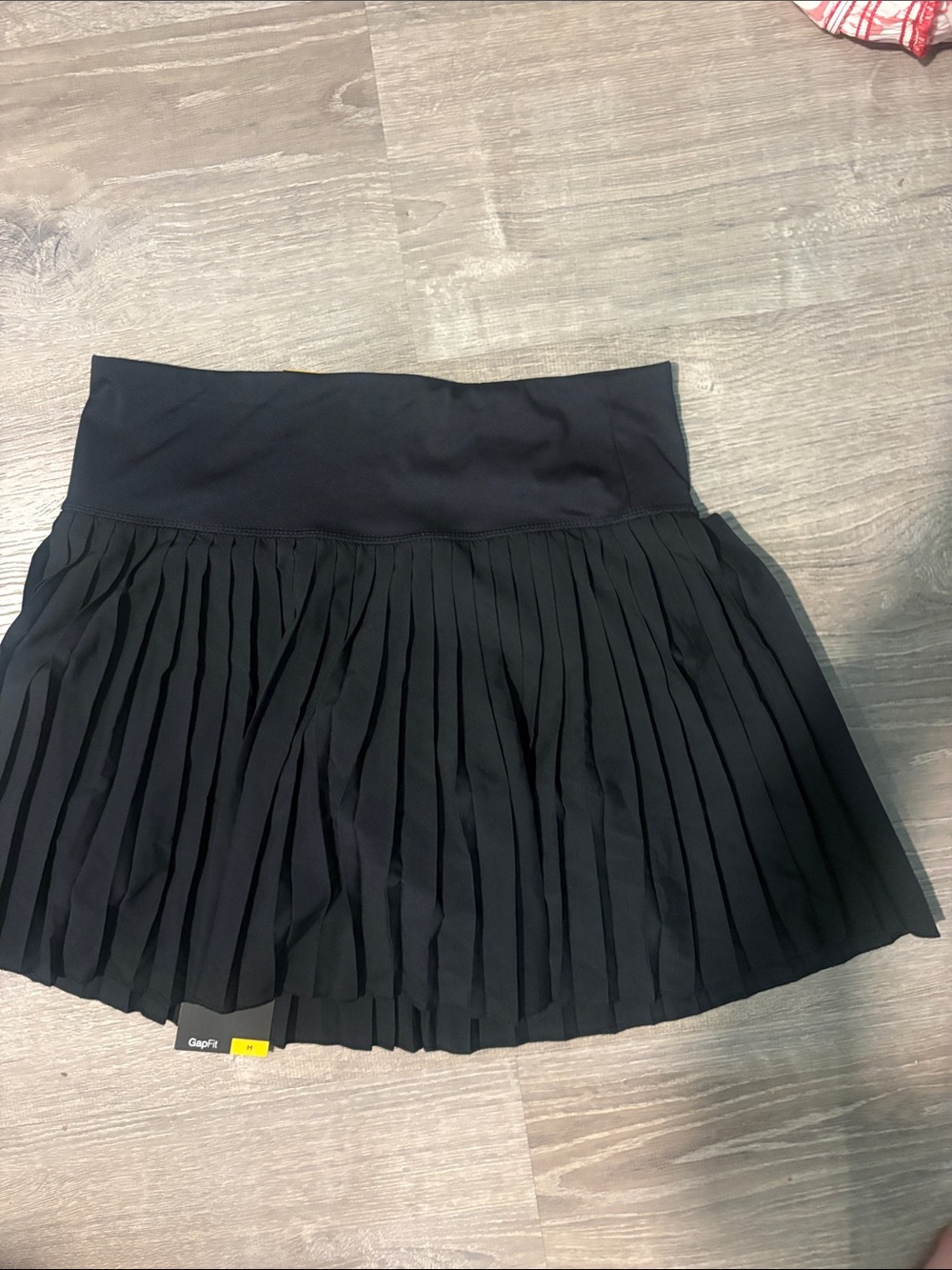 GAP Black Pleated skort